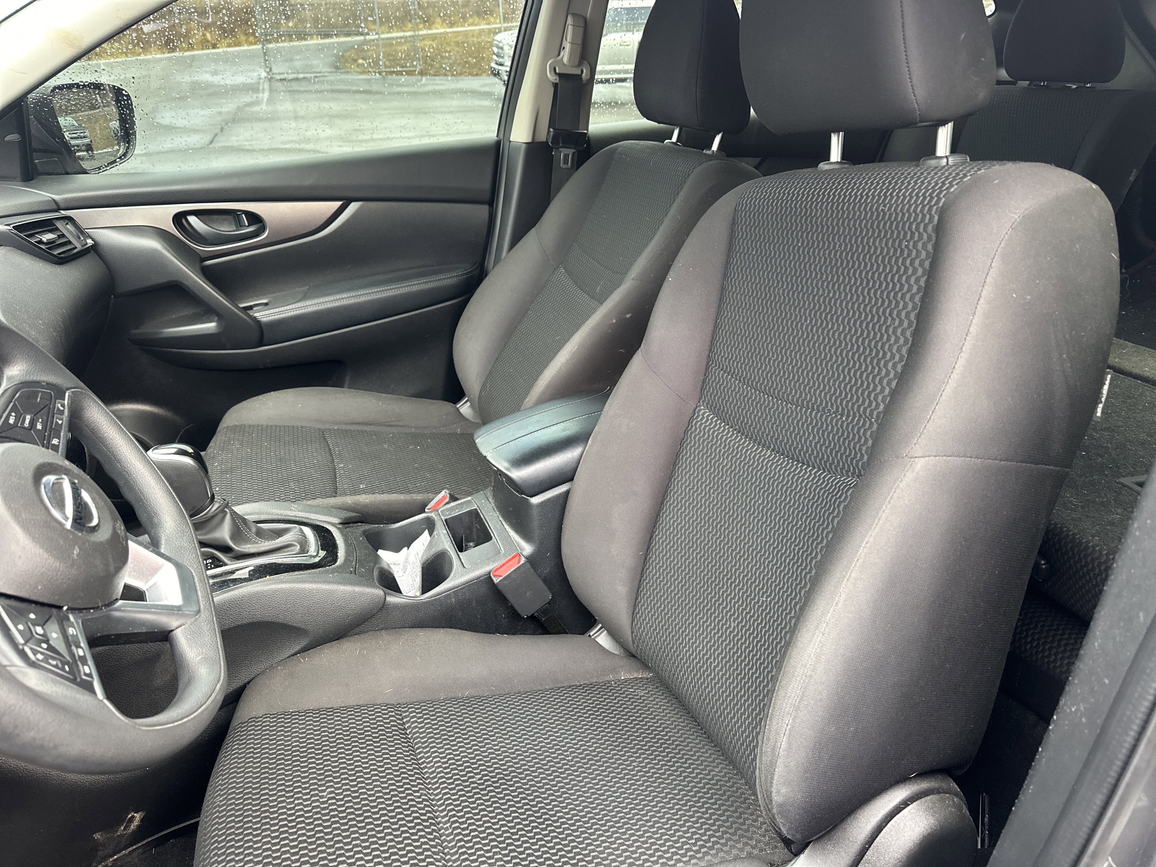 Used 2020 Nissan Rogue Sport S image 10