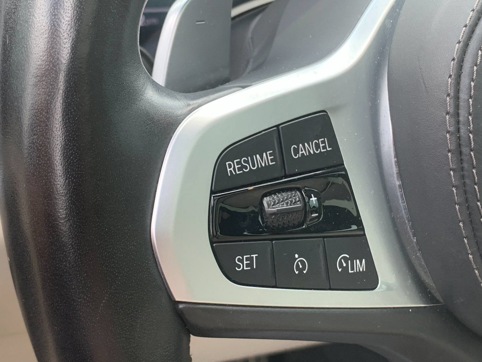 Used 2020 BMW X5 xDrive40i w/ M Sport Package AWD/4WD image 30
