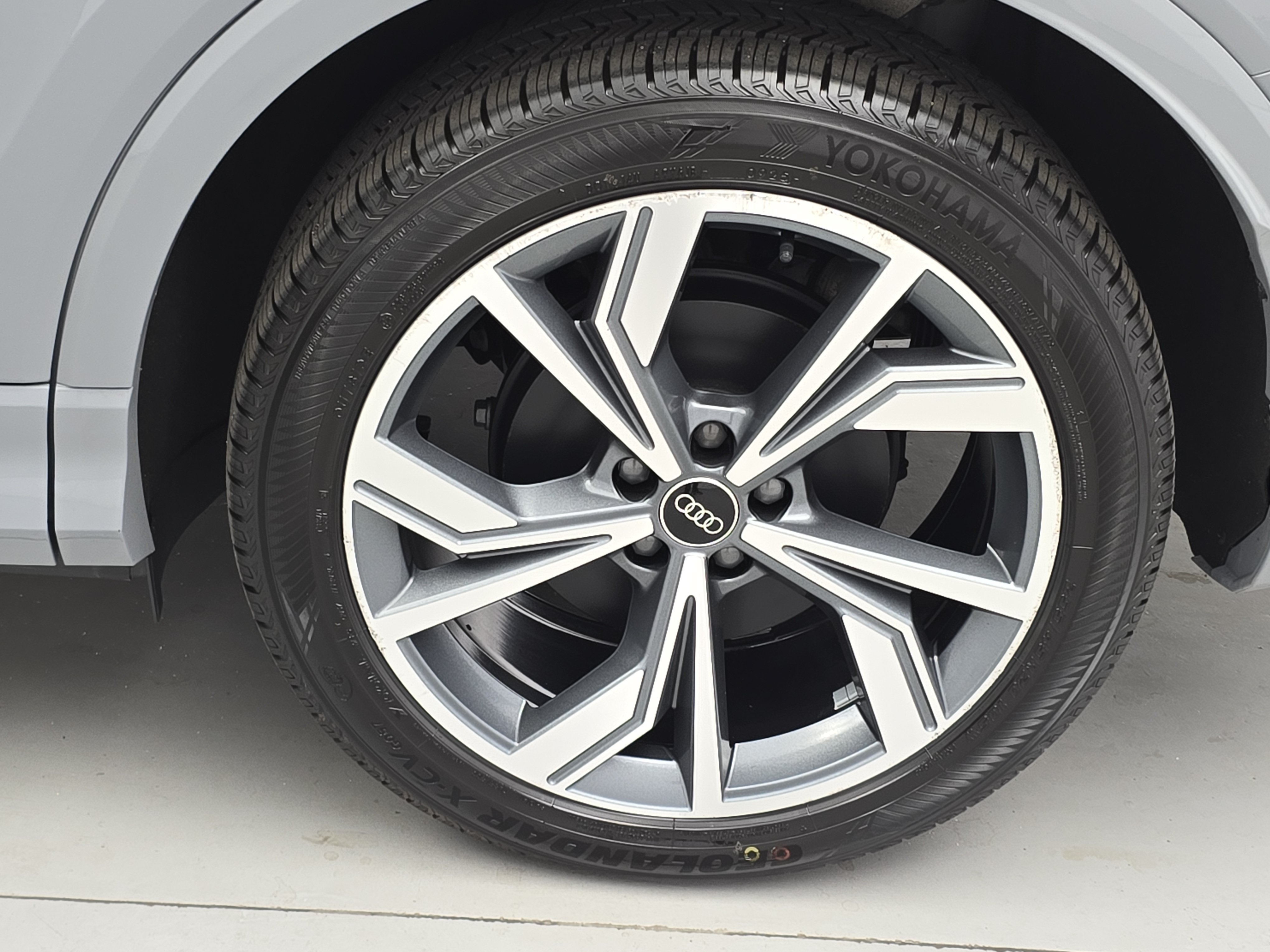 Used 2024 Audi Q4 e-tron Prestige AWD/4WD image 34