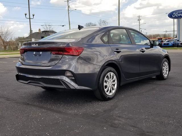 Used 2023 Kia Forte LX image 5