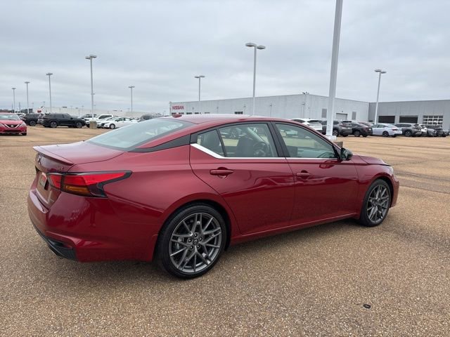 Certified 2024 Nissan Altima 2.0 SR image 4