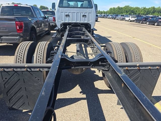 Used 2027 Ford F750 2WD Crew Cab Super Duty image 11