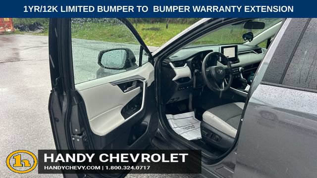 Used 2025 Toyota RAV4 XLE AWD/4WD image 16