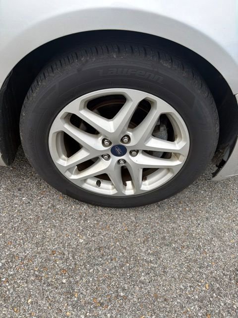 Used 2016 Ford Fusion SE FWD image 21