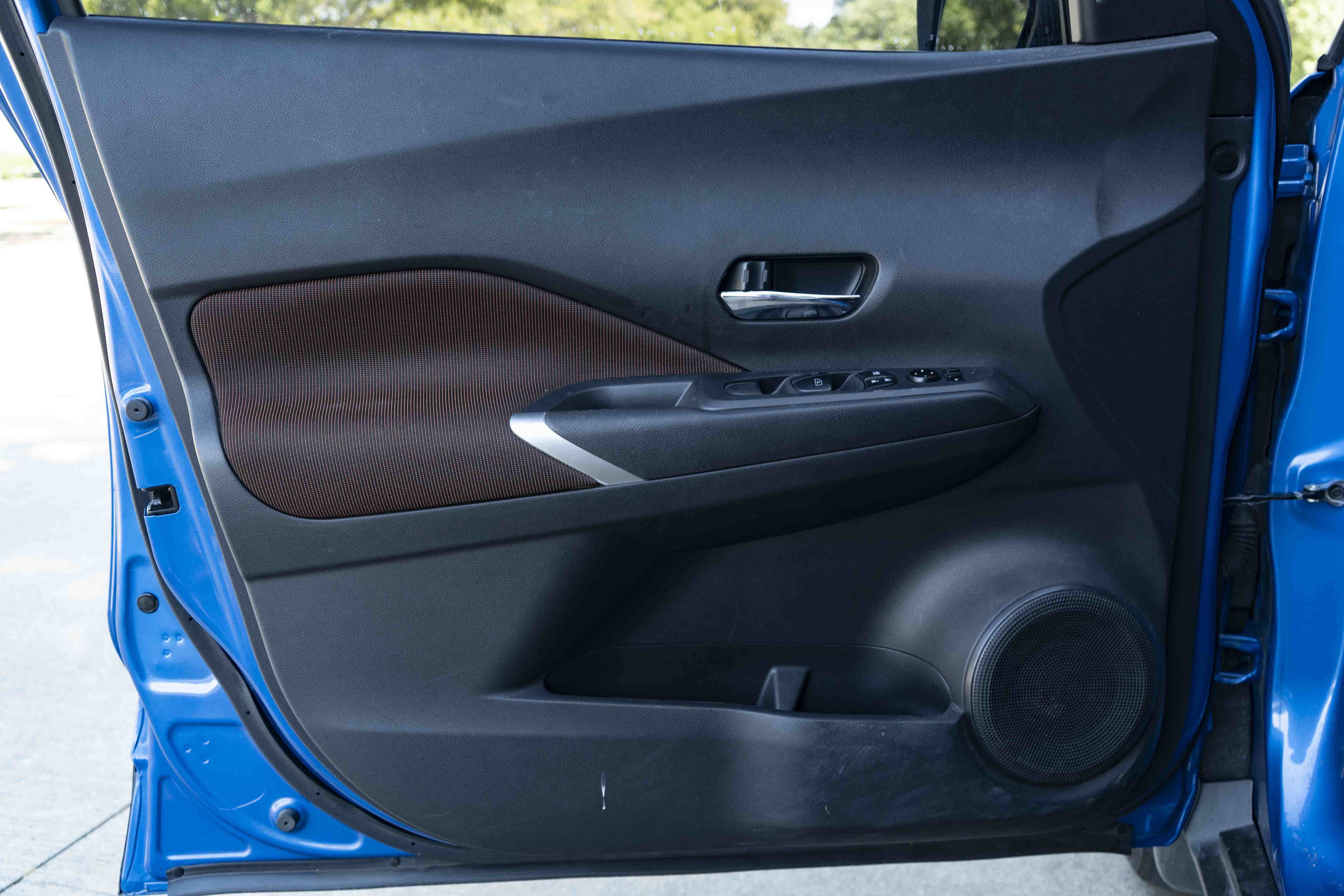 Used 2023 Nissan Kicks SR FWD image 33