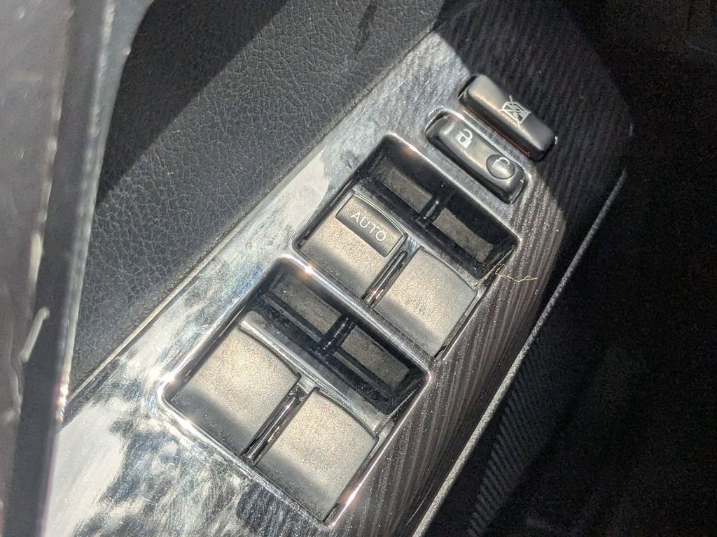 Used 2018 Toyota RAV4 SE w/ Power Extra Value Package image 25