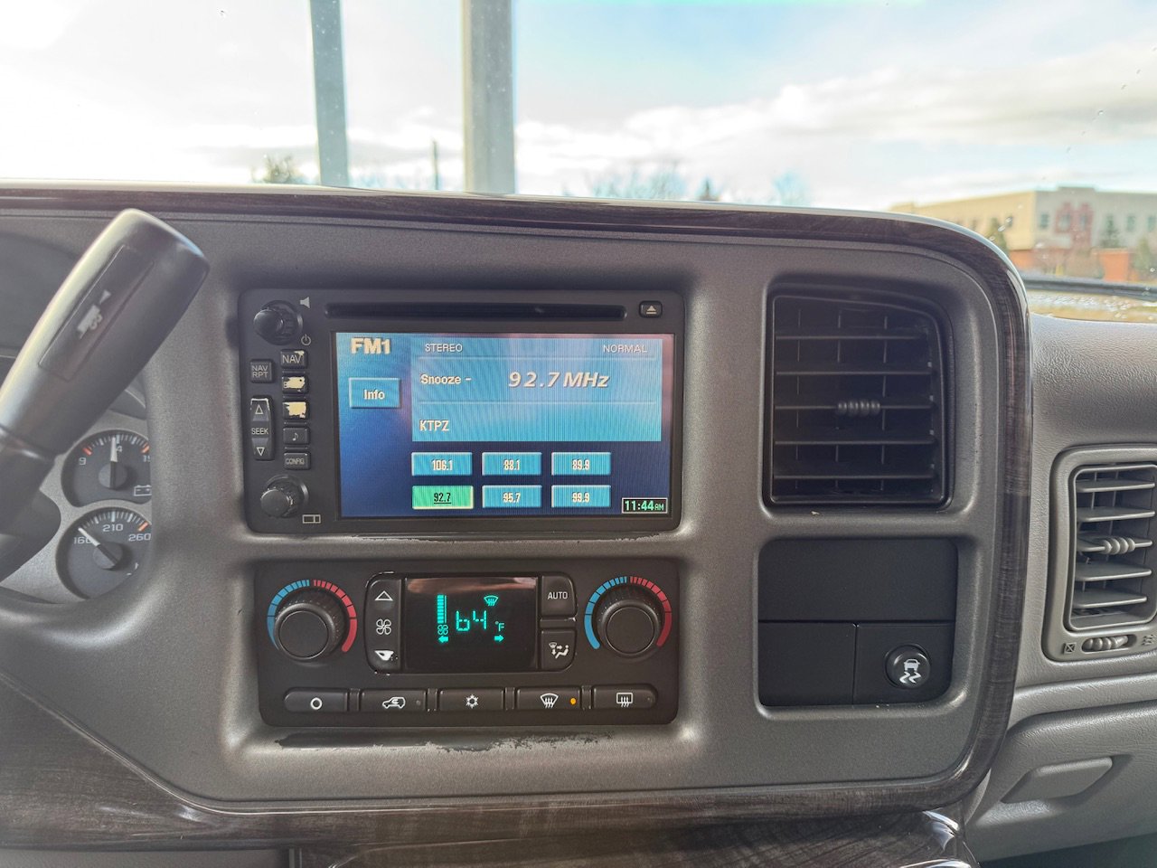 Used 2005 GMC Yukon XL Denali image 20