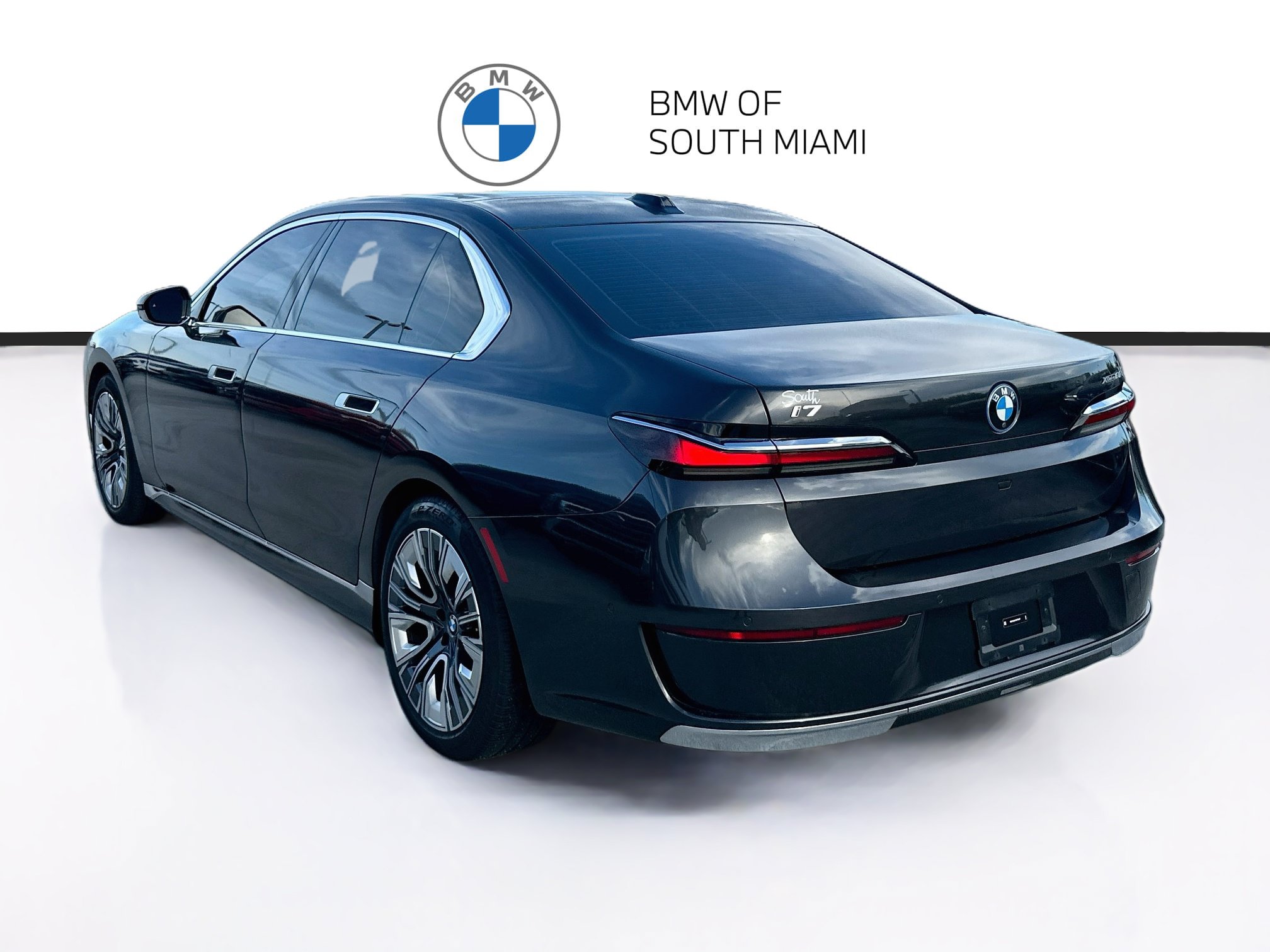 Certified 2024 BMW i7 xDrive60 AWD/4WD image 5