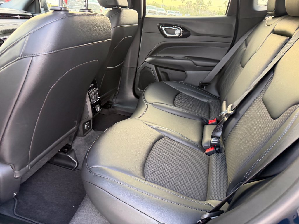 New 2026 Jeep Compass Latitude AWD/4WD image 10