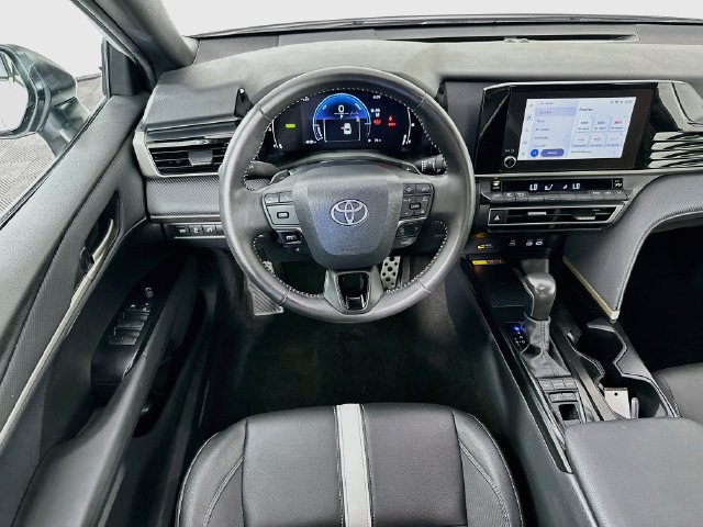 Used 2025 Toyota Camry SE FWD image 10