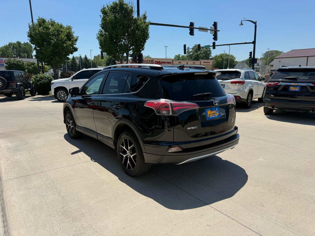 Used 2017 Toyota RAV4 SE w/ Power Extra Value Package AWD/4WD image 4
