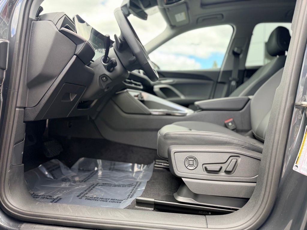 Used 2025 Audi Q5 Premium w/ Convenience Package AWD/4WD image 10