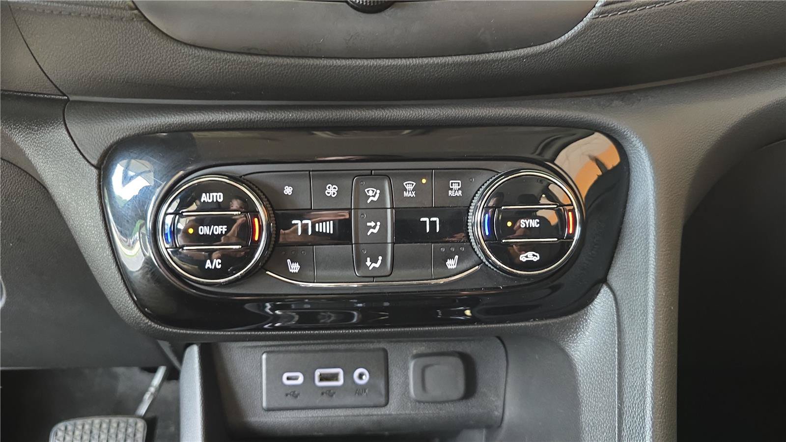 Used 2023 Buick Encore GX Select w/ Sport Touring Package FWD image 23