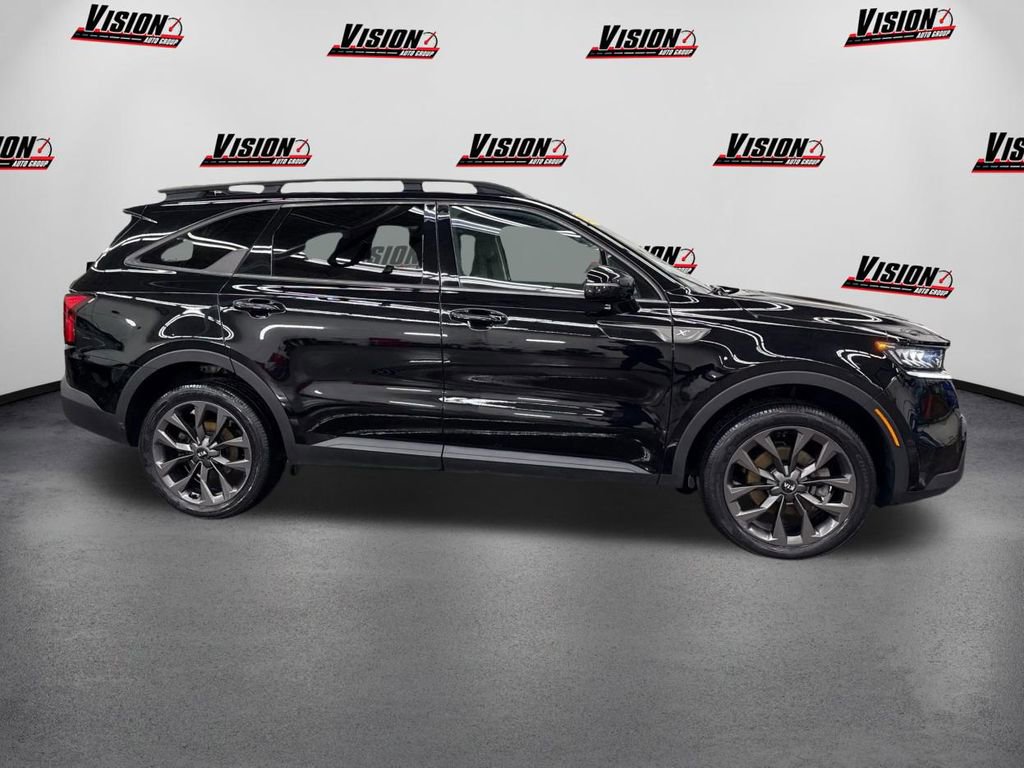 Used 2021 Kia Sorento EX w/ EX AWD X-Line Package image 4