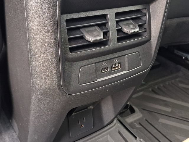 Used 2025 GMC Canyon Denali AWD/4WD image 22