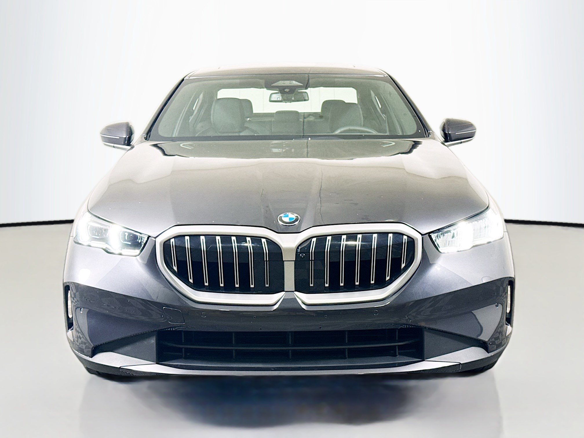 Used 2026 BMW 530i RWD image 2