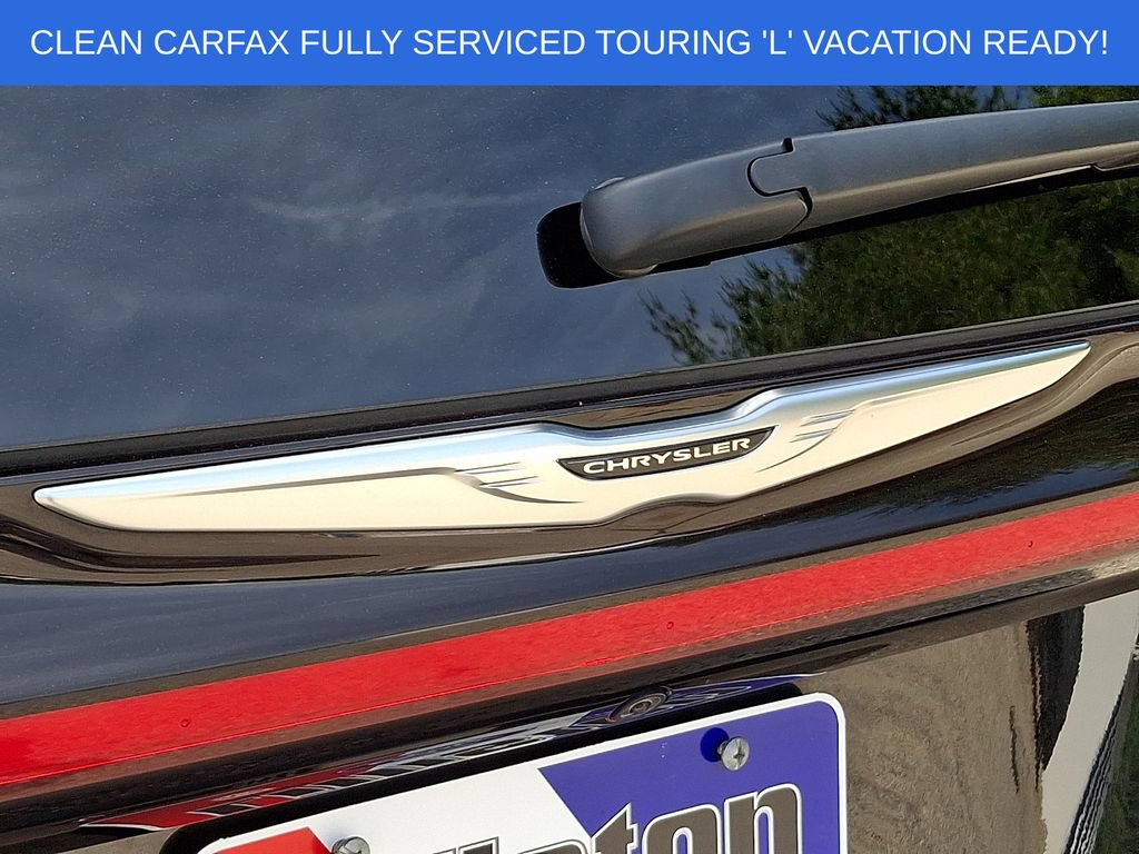 Used 2023 Chrysler Pacifica Touring-L FWD image 32
