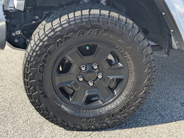 Used 2023 Jeep Gladiator Mojave w/ LED Lighting Group AWD/4WD image 10