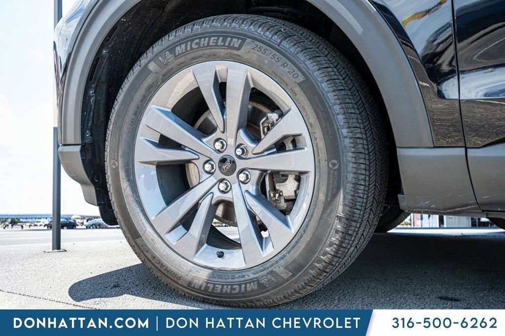 Used 2023 Ford Explorer XLT w/ Equipment Group 202A AWD/4WD image 42