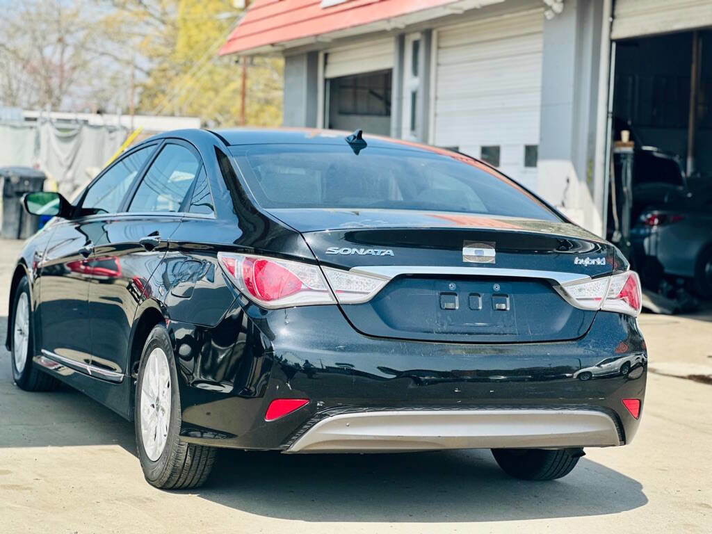 Used 2013 Hyundai Sonata Hybrid image 7