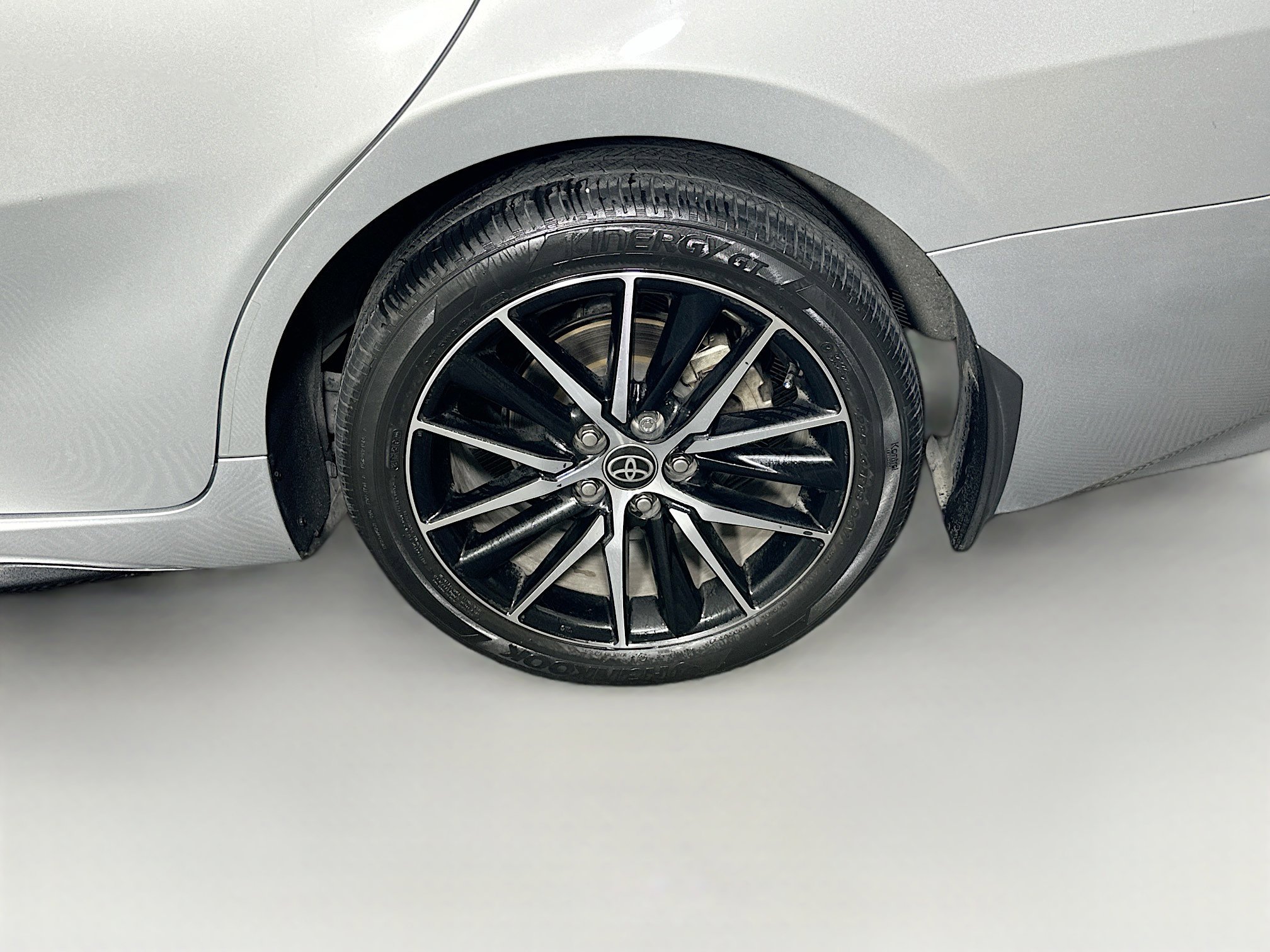 Used 2024 Toyota Camry SE FWD image 11