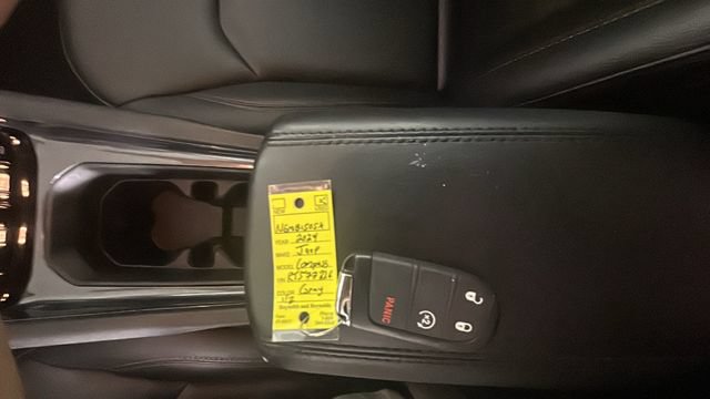 Used 2024 Jeep Compass Latitude w/ Sun and Sound Group AWD/4WD image 24