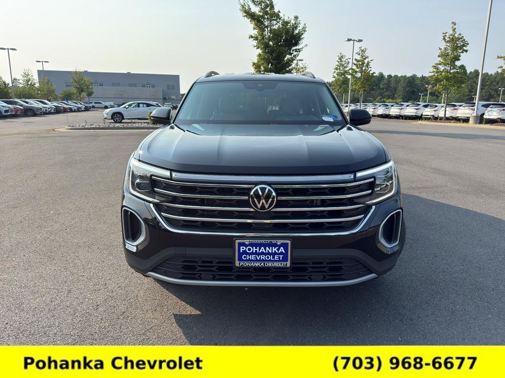 Used 2024 Volkswagen Atlas SE AWD/4WD image 2