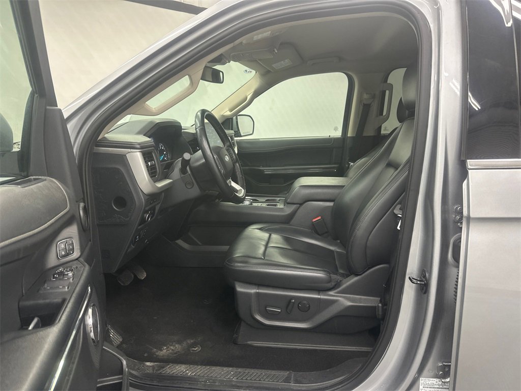 Used 2024 Ford Expedition Max XLT image 9