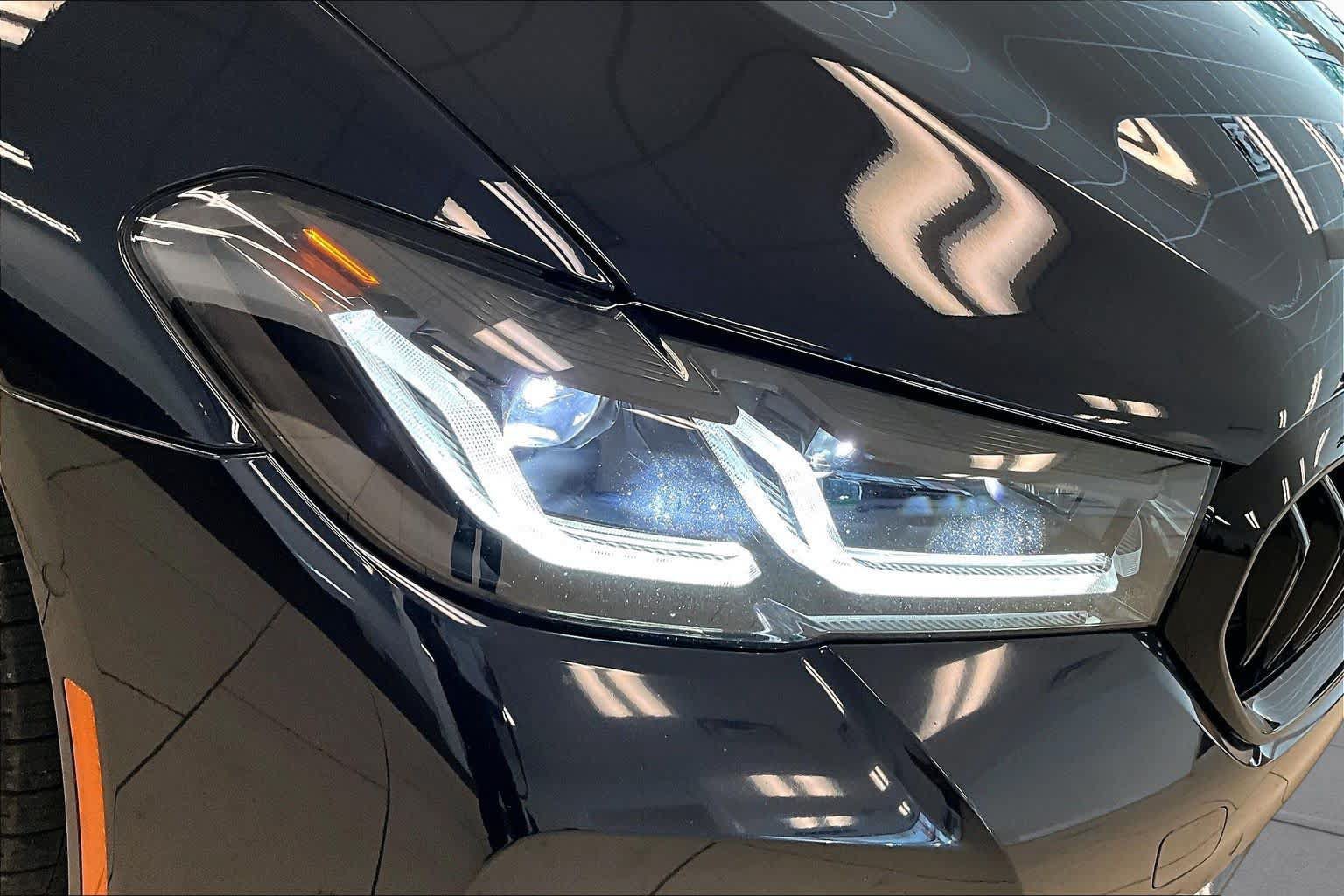 Used 2021 BMW 530i w/ M Sport Package RWD image 25