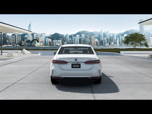 New 2025 BMW i5 xDrive40 w/ Premium Package image 5