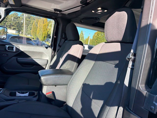 Used 2022 Jeep Wrangler Sport AWD/4WD image 12