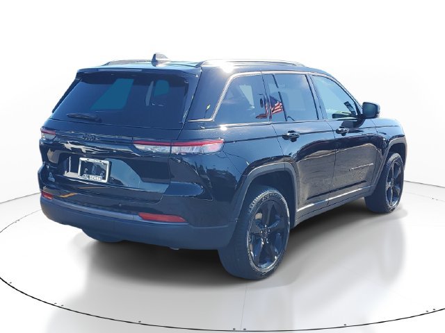 New 2026 Jeep Grand Cherokee Limited w/ Limited Altitude Package AWD/4WD image 4