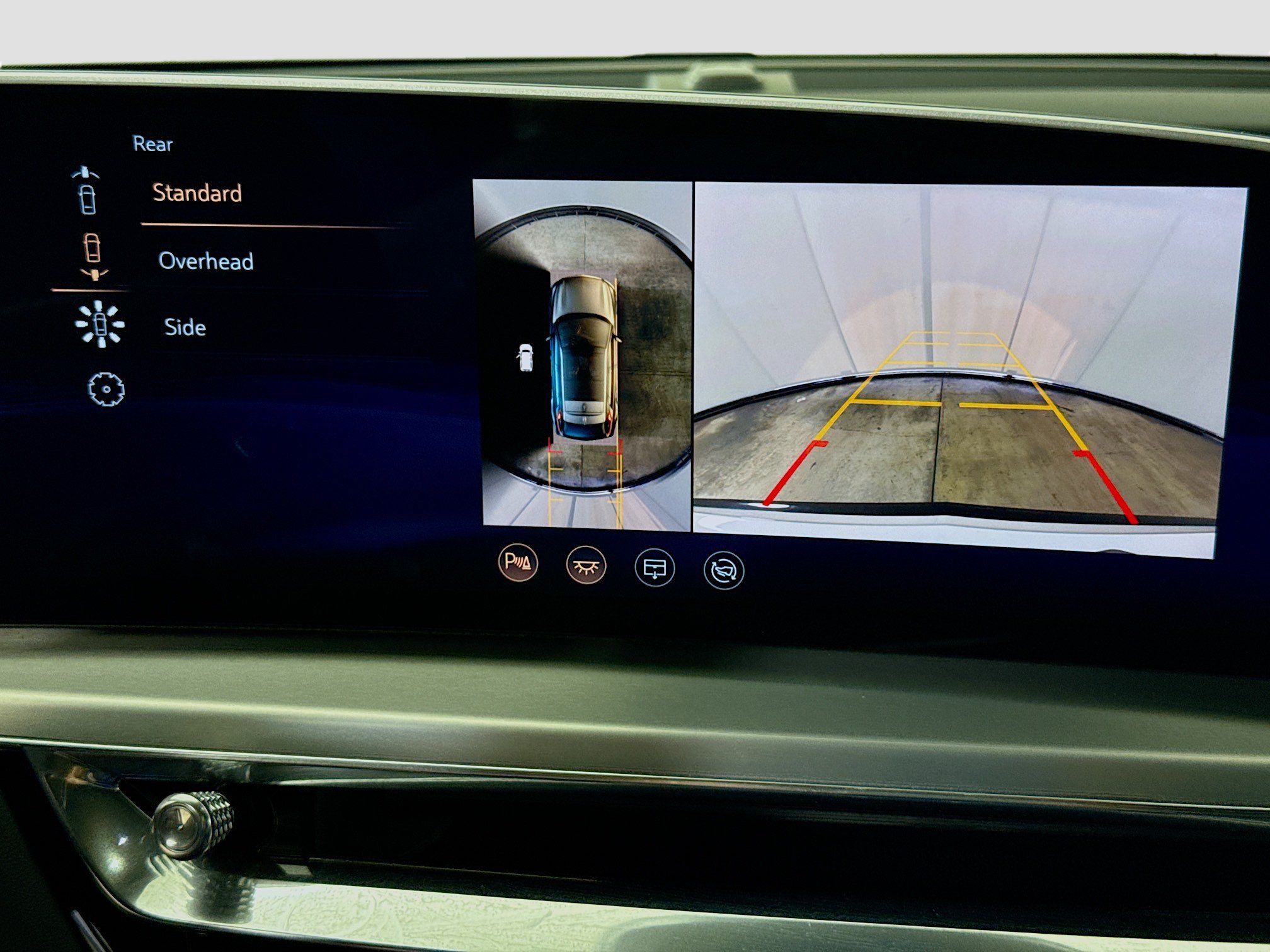 Used 2025 Cadillac Lyriq Sport RWD image 16