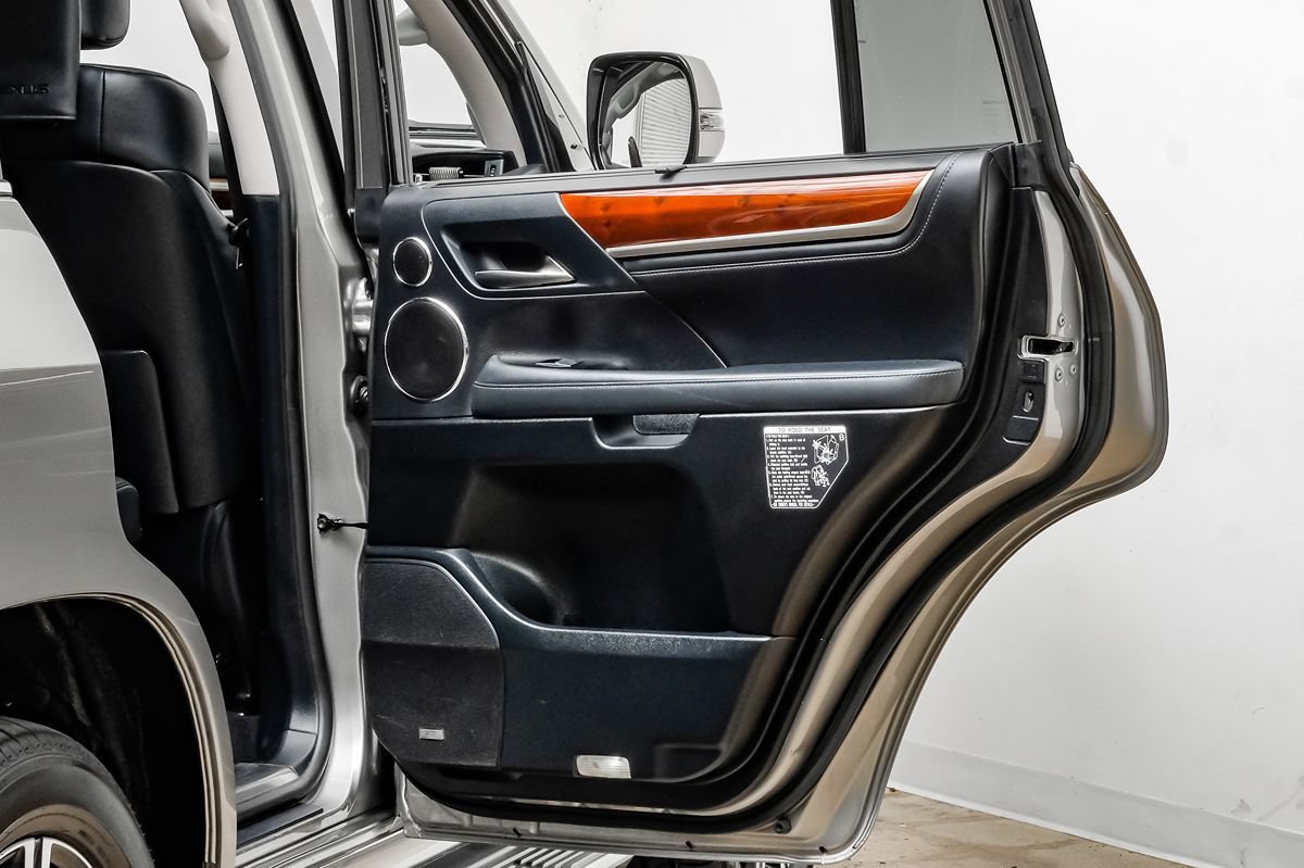 Used 2019 Lexus LX 570 4WD w/ Luxury Package image 40