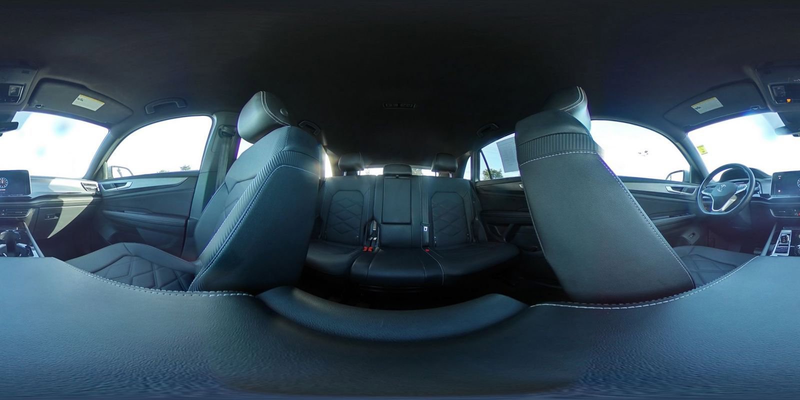 Used 2025 Volkswagen Atlas Cross Sport SE image 44