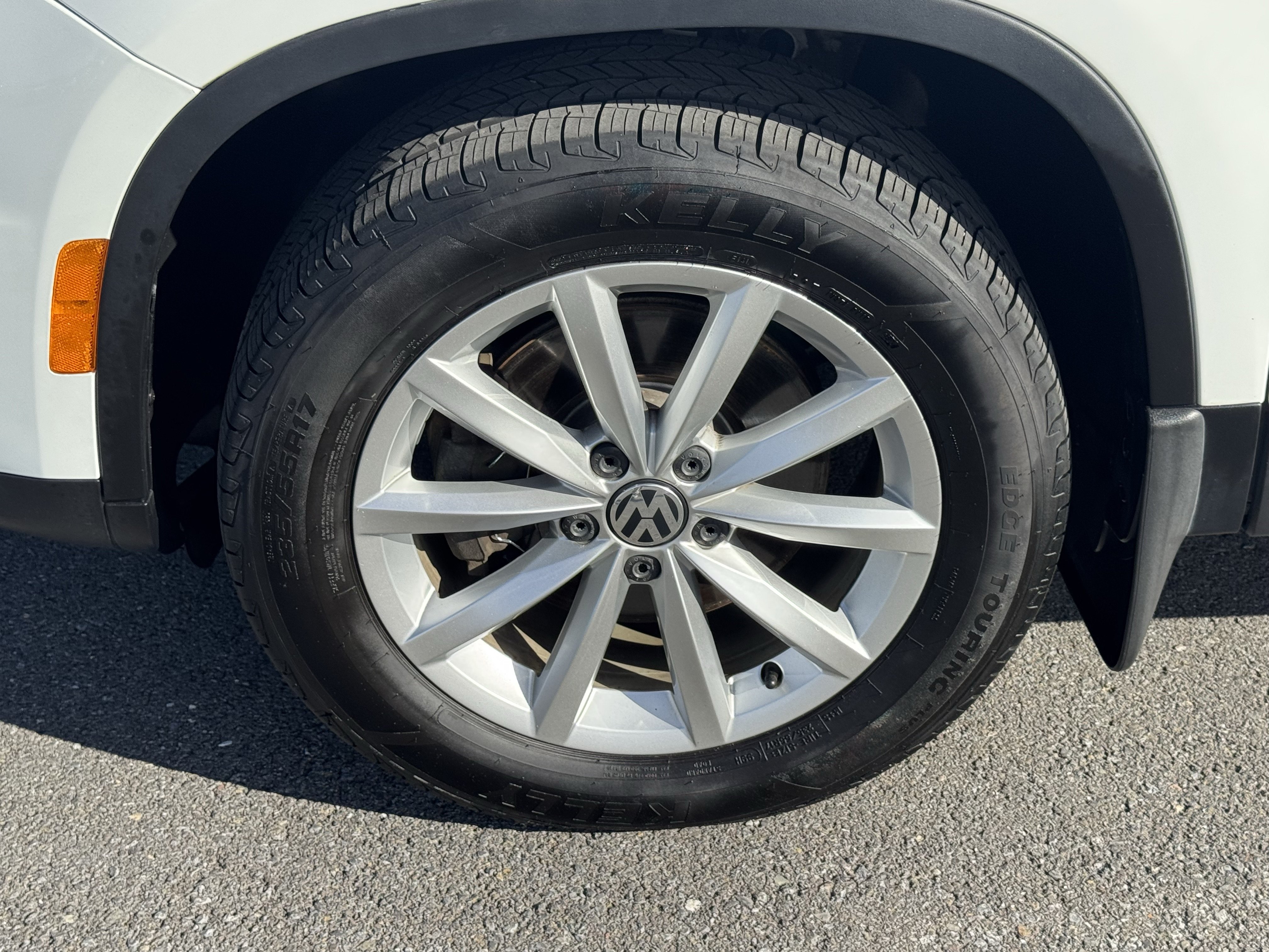Used 2017 Volkswagen Tiguan Wolfsburg Edition AWD/4WD image 11