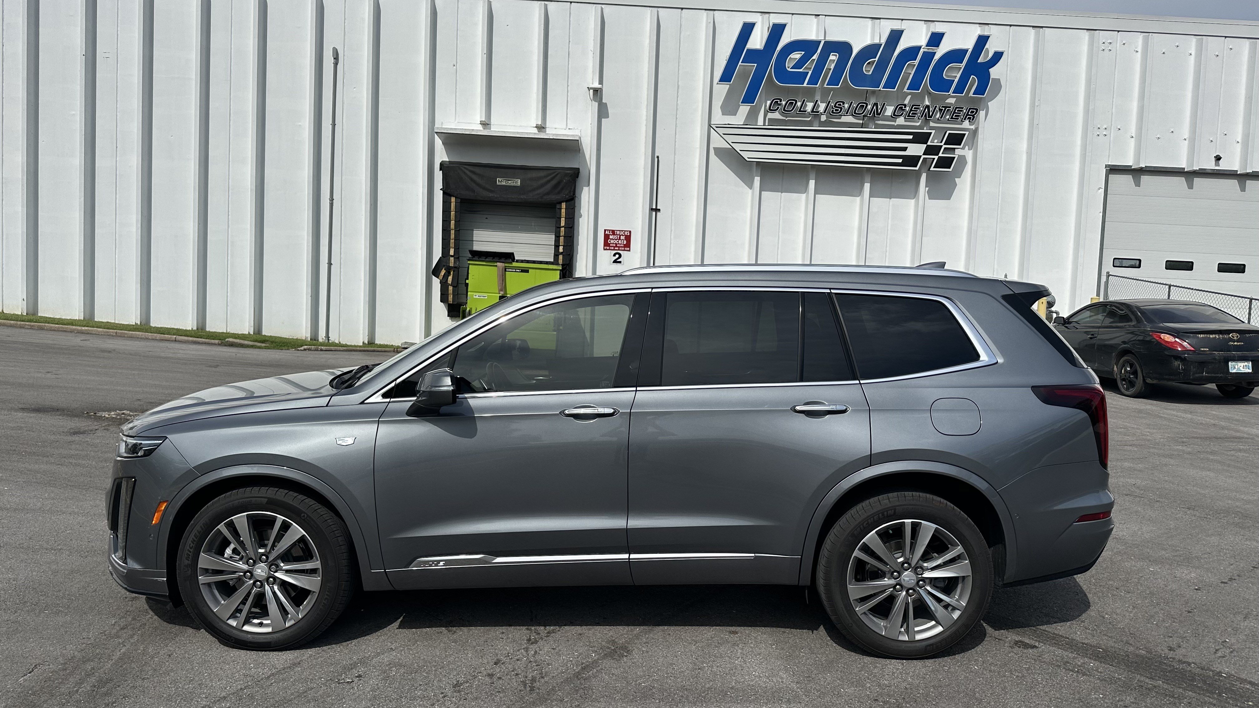 Used 2022 Cadillac XT6 Premium Luxury w/ Platinum Package AWD/4WD image 7