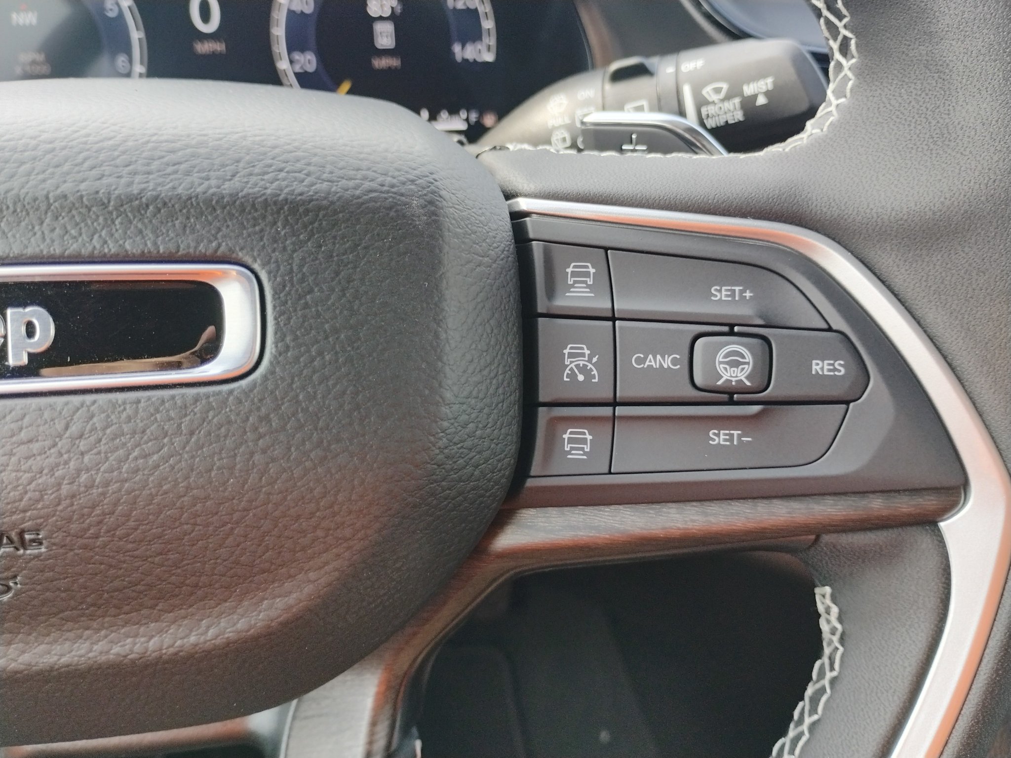 New 2027 Jeep Grand Cherokee Altitude AWD/4WD image 36