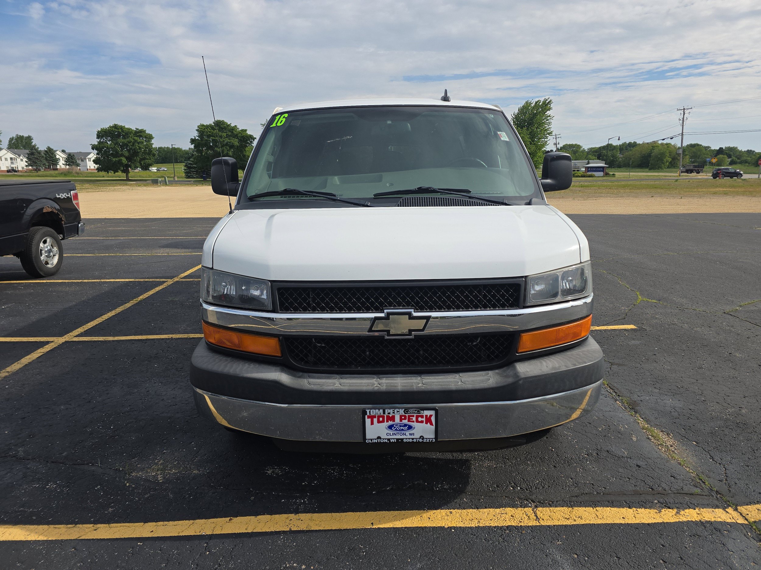 Used 2016 Chevrolet Express 3500 LT w/ LT Preferred Equipment Group RWD image 5