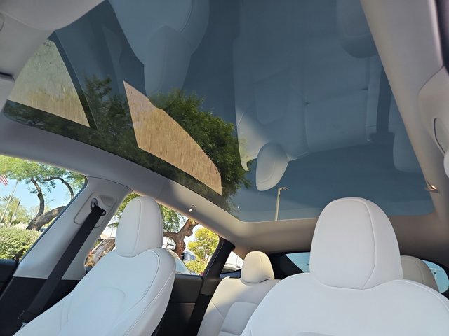 Used 2025 Tesla Model Y Long Range AWD/4WD image 22