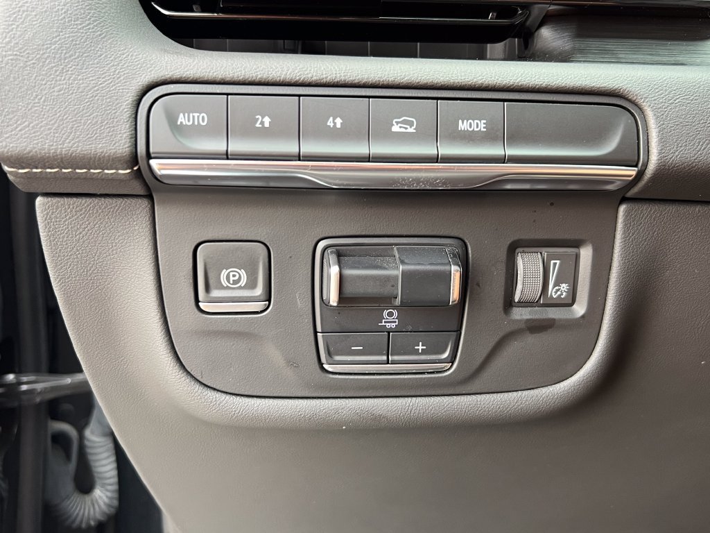 Used 2024 Cadillac Escalade ESV Sport AWD/4WD image 24