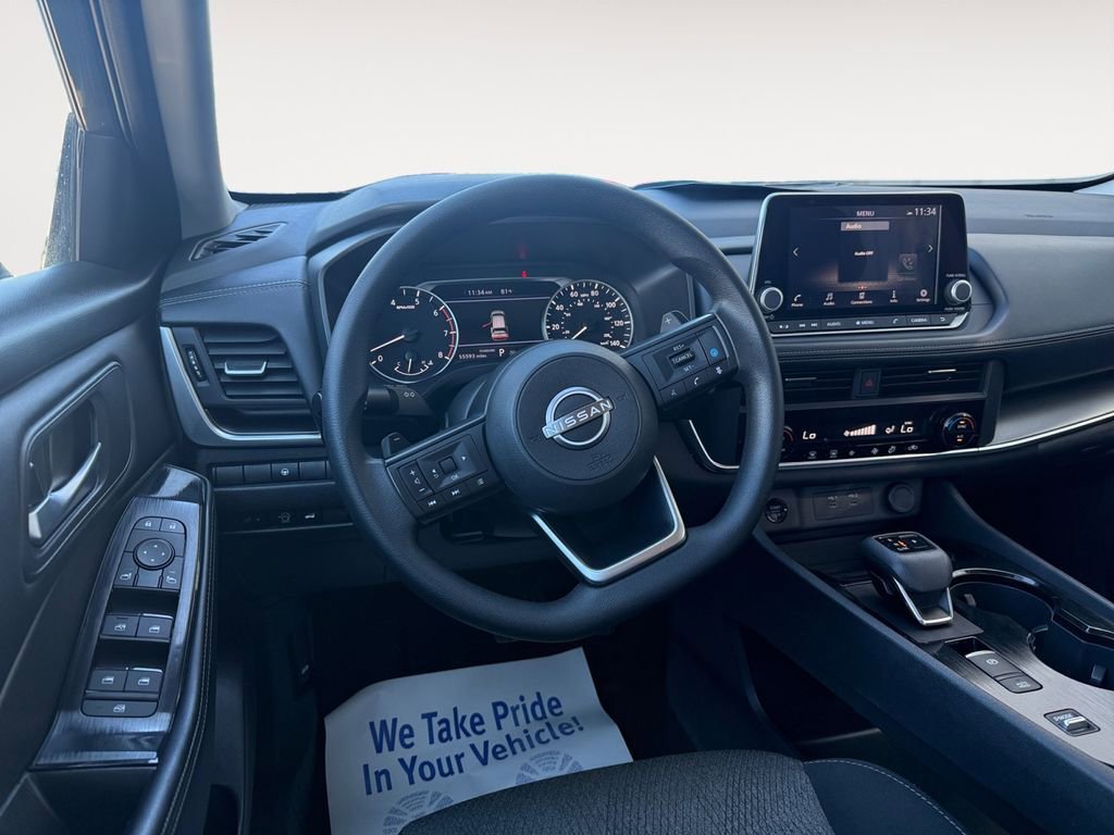 Used 2024 Nissan Rogue SV image 12