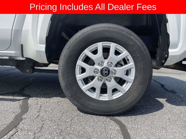 Used 2024 Toyota Tacoma SR5 AWD/4WD image 9