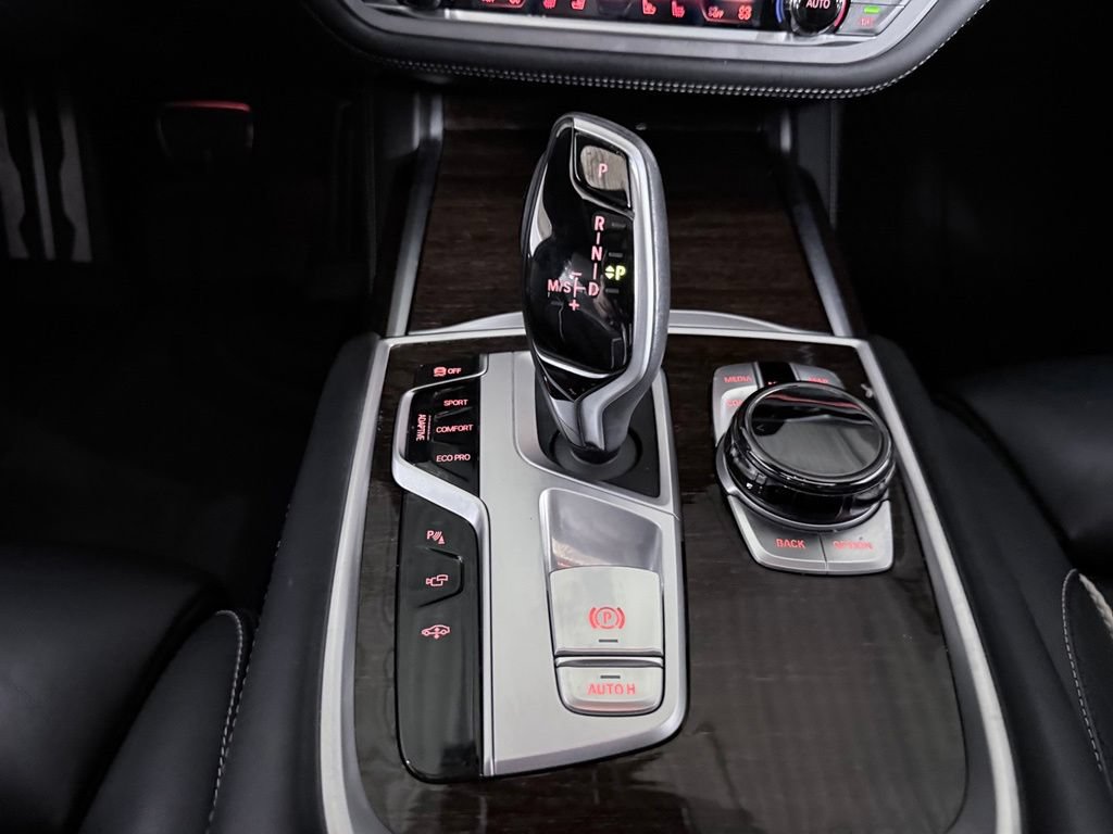 Used 2022 BMW 750Li xDrive AWD/4WD image 44