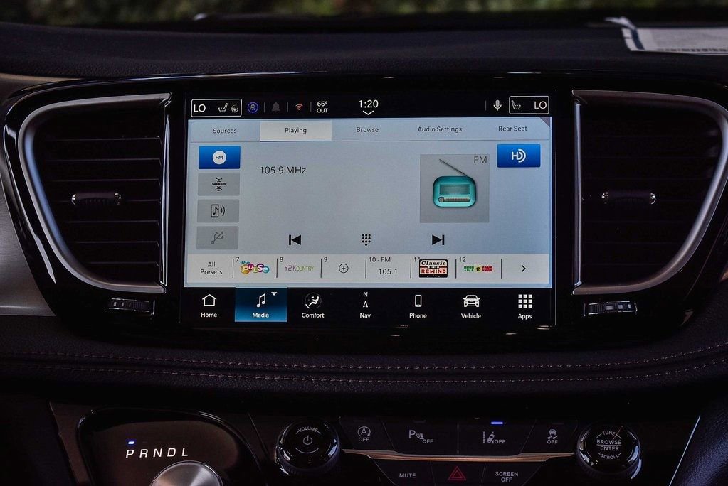 New 2026 Chrysler Pacifica Pinnacle w/ Trailer Tow Group image 13