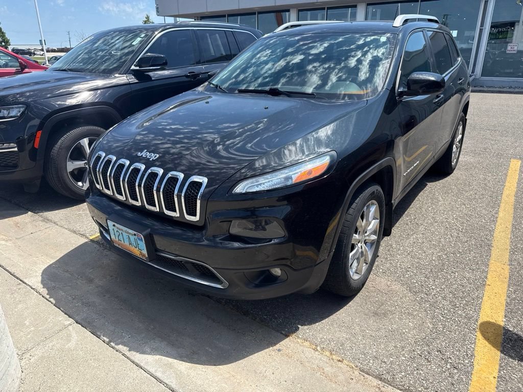 Used 2014 Jeep Cherokee Limited w/ Luxury Group AWD/4WD image 3