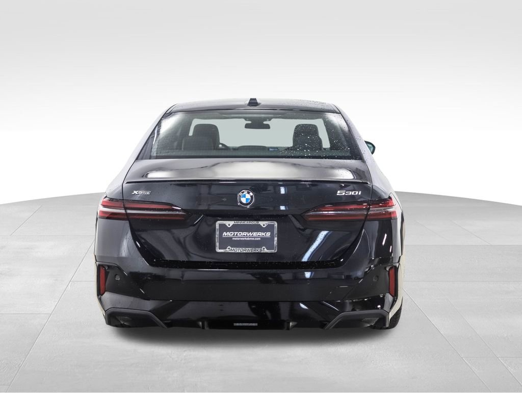 New 2026 BMW 530i xDrive w/ M Sport Package image 4