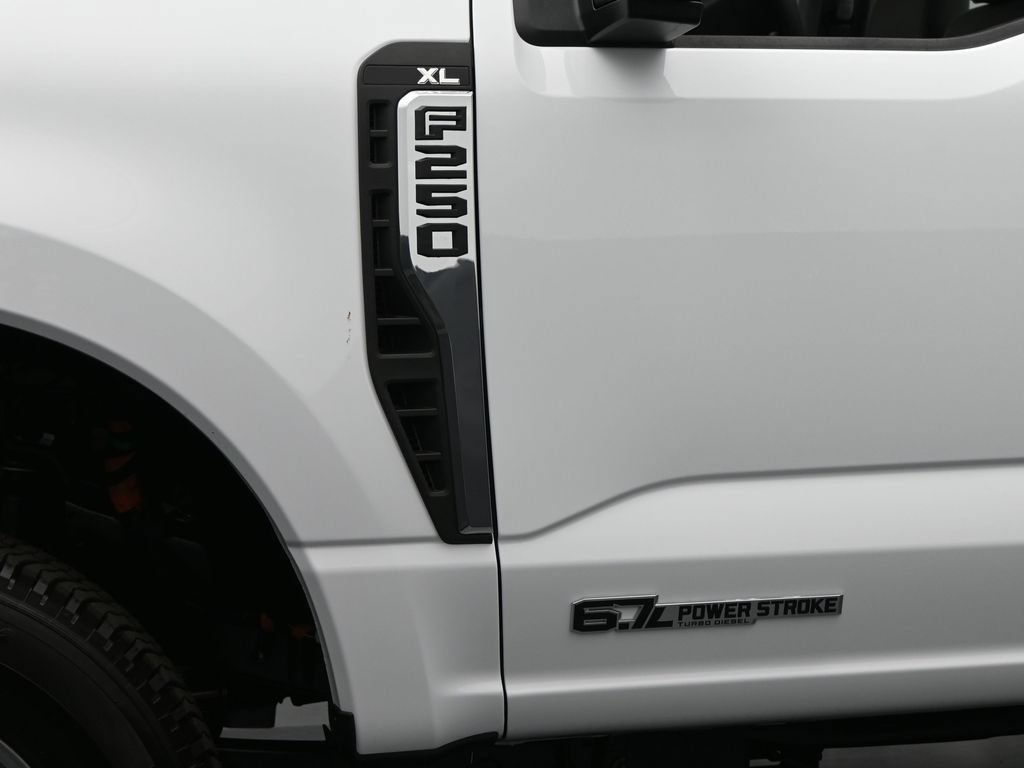 New 2026 Ford F250 XL AWD/4WD image 17