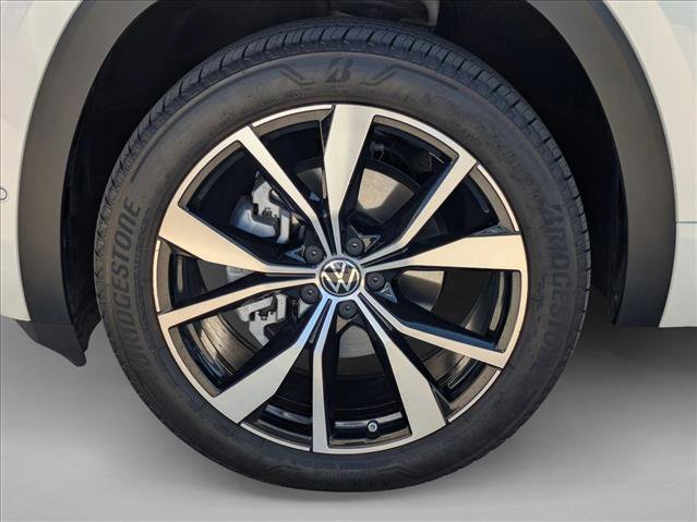Used 2025 Volkswagen Atlas SEL Premium R-Line image 27