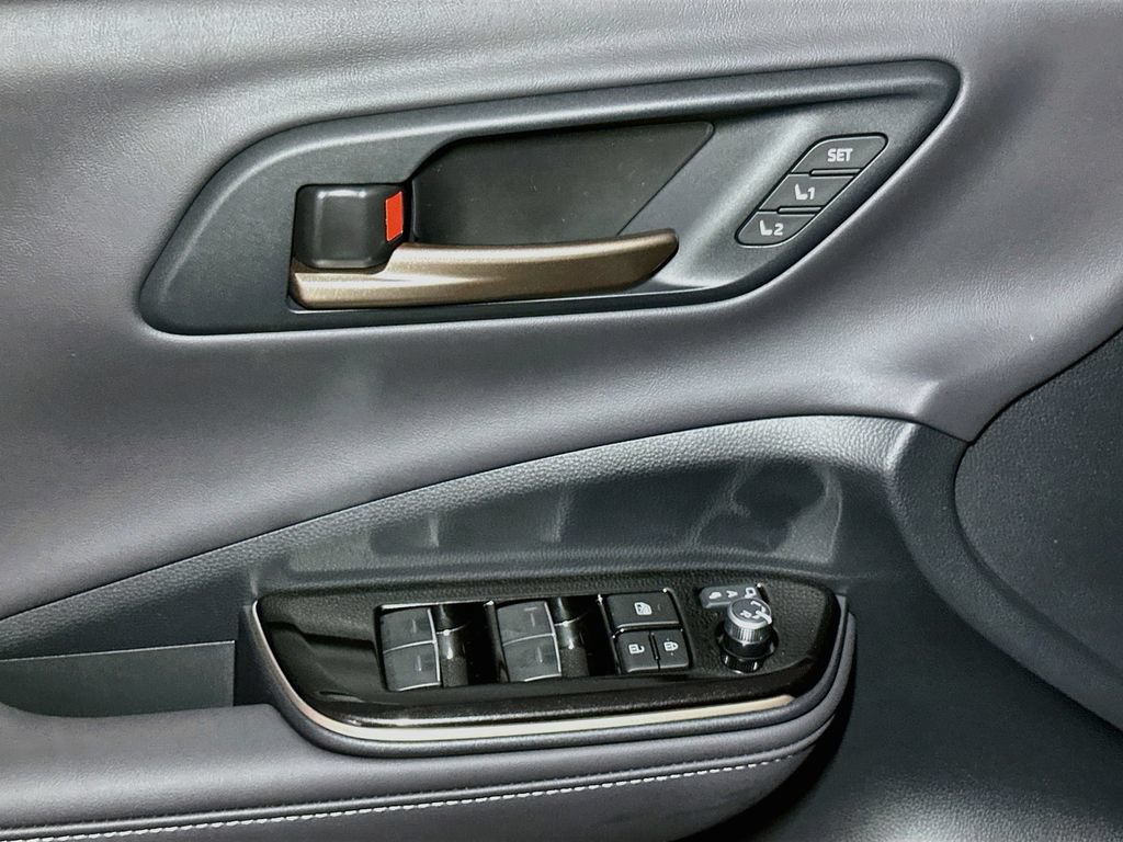 New 2026 Toyota Crown Signia AWD/4WD image 12